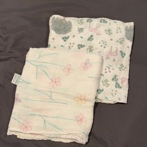 Aden + Anais muslin baby swaddle blankets
